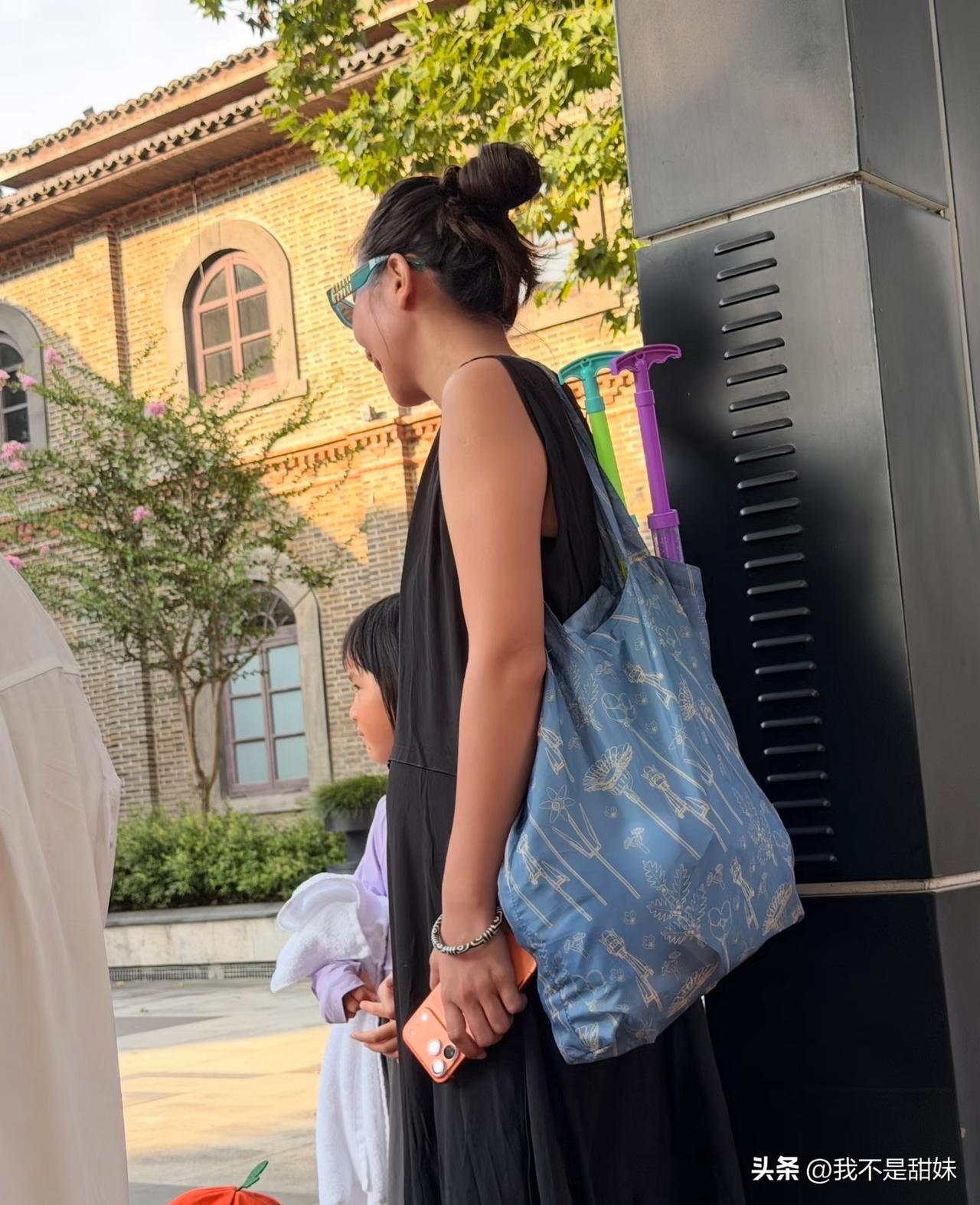 张婉婷真是狠人一个啊！
已经开始三胎警告了‼️？
用孩子绑住另一半这可不是个好办