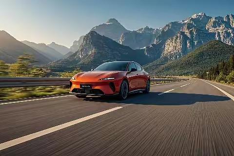 开了20年车总算搞懂了，为什么有些车高速公路会发飘真不是车价很便宜。
我总觉得只