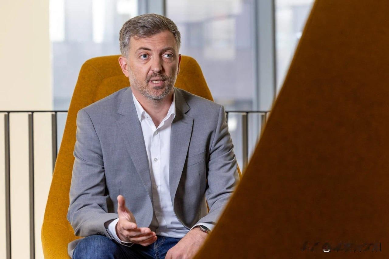 最近欧洲政坛有个大声音：赶紧减少对美国的依赖！
 
这话是卢森堡政治学者约西普·