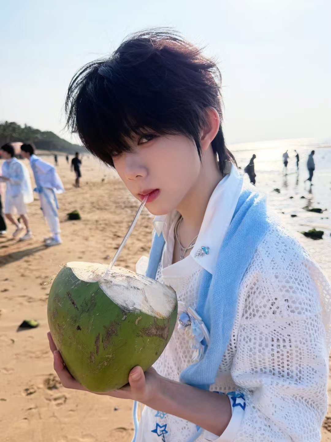 陈奕恒喝椰汁live陈奕恒15宫格 陈奕恒喝椰汁live来啦 