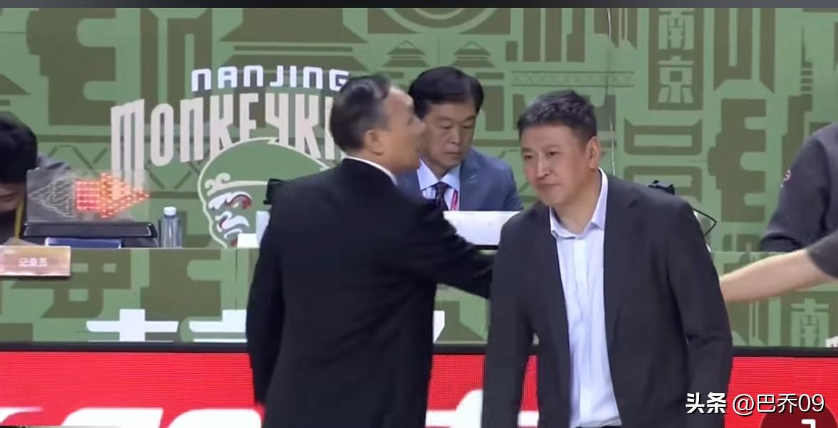 北京首钢90-88客胜南京同曦！赵睿24分6助导演绝杀时刻
 
CBA常规赛南京