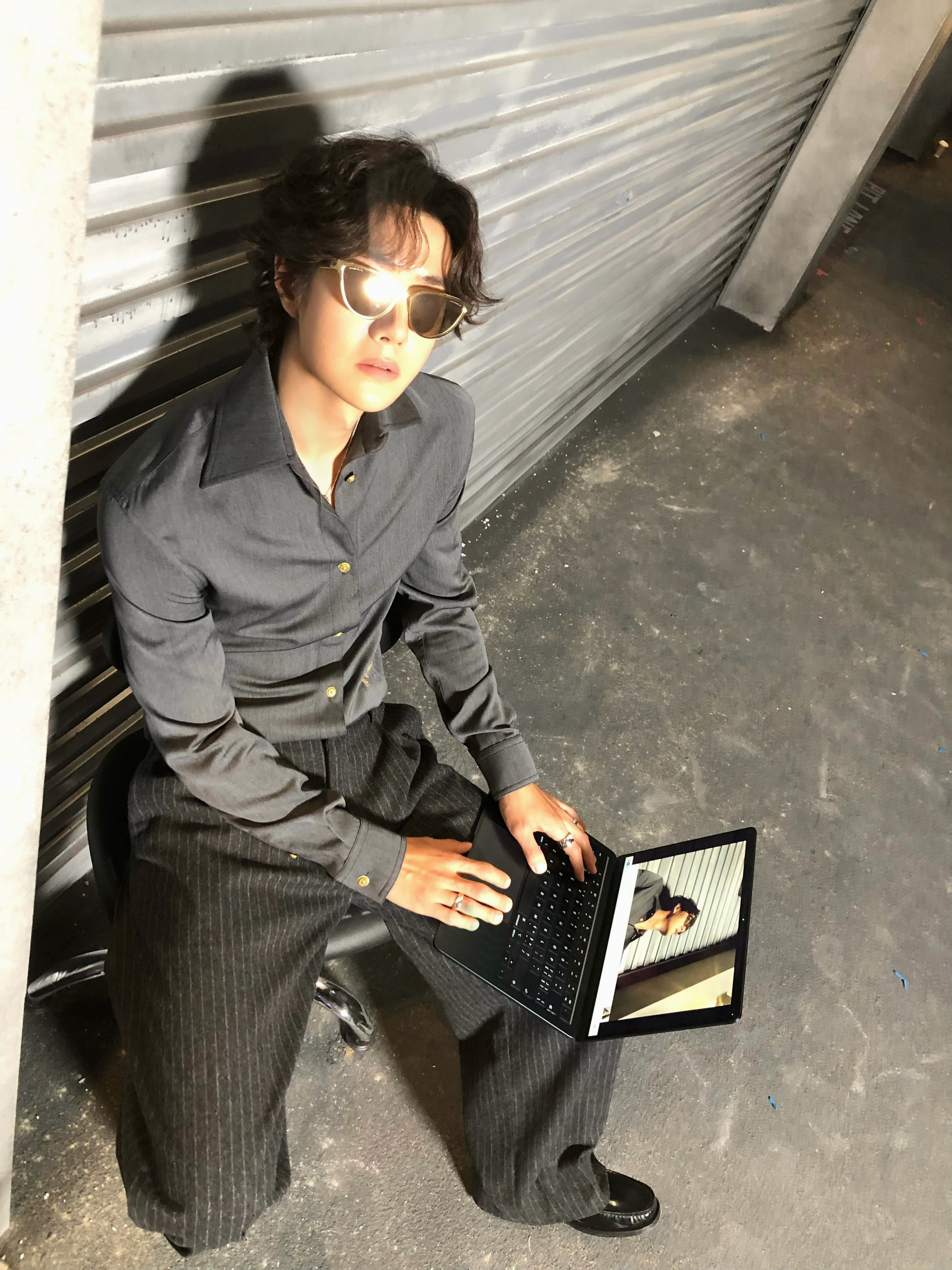我的爸呀两只巨手快把键盘全覆盖是何意味啊 ​​​