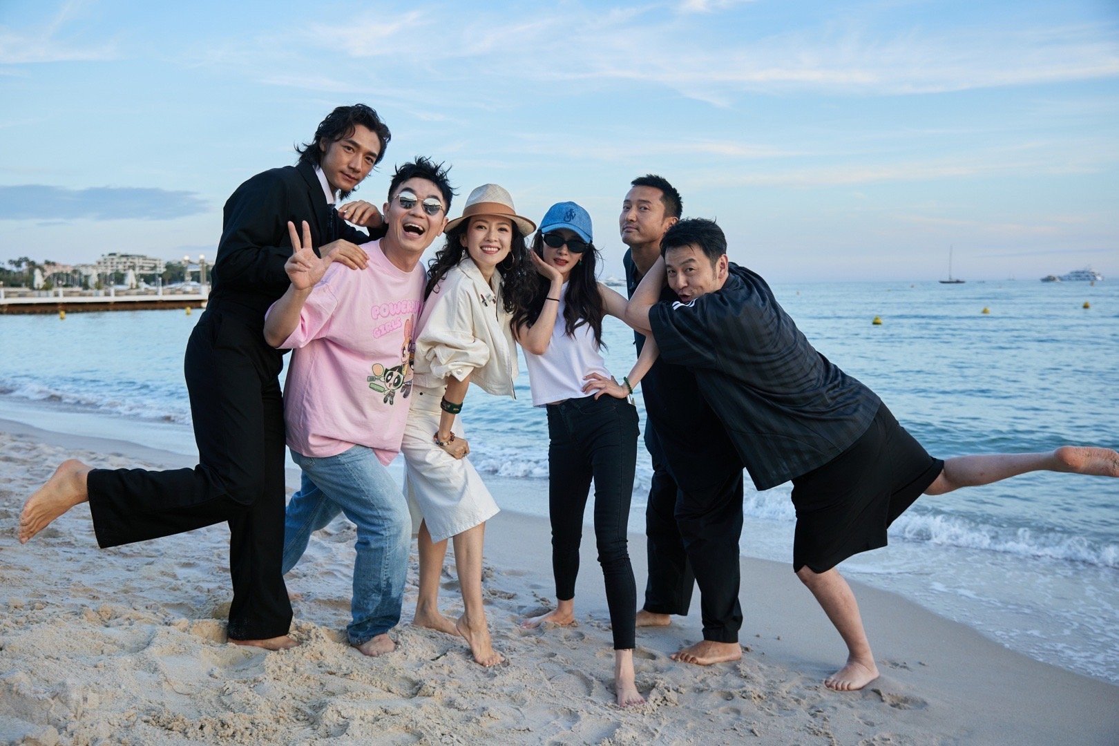 #杨幂戛纳有效出国# 自然不只是因为戛纳的红毯造型被Vogue Singapor