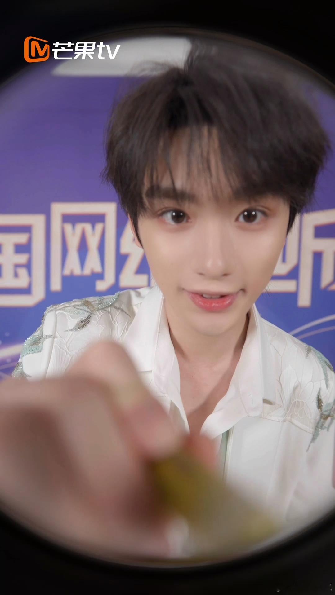 时代少年团蛇年手绘祝福   好可爱啊，特别是那个“宋”你一个笑脸哈哈，是真的感觉