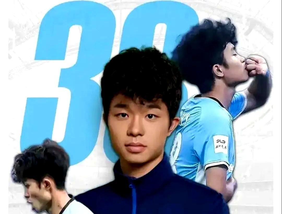 吕焯毅要续到2026？

大连球迷群里凌晨两点还在刷屏“真的假的”。

俱乐部官