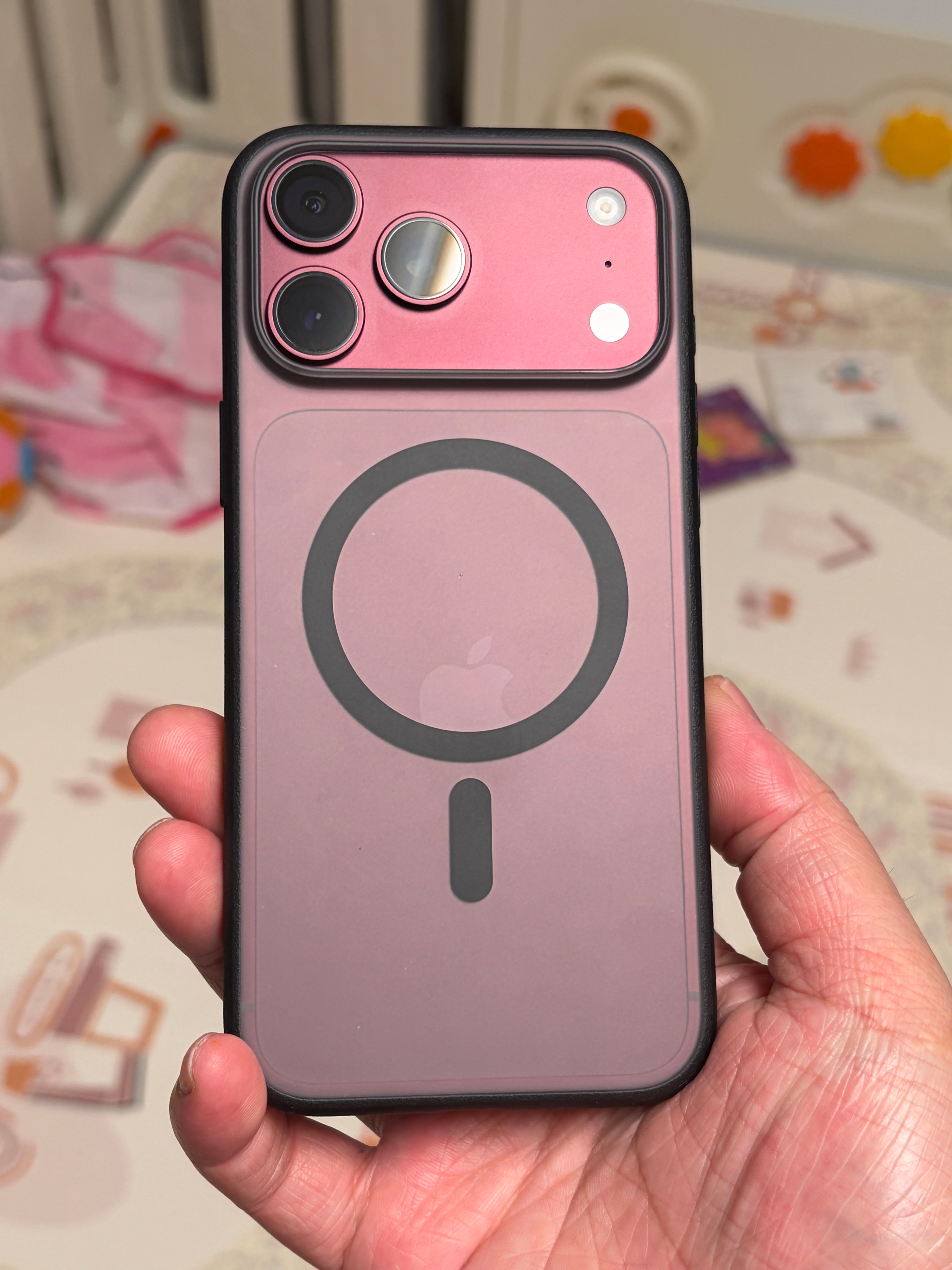 刚刚去苹果授权店看了六台 iPhone18Pro/18ProMax，我发现正面这
