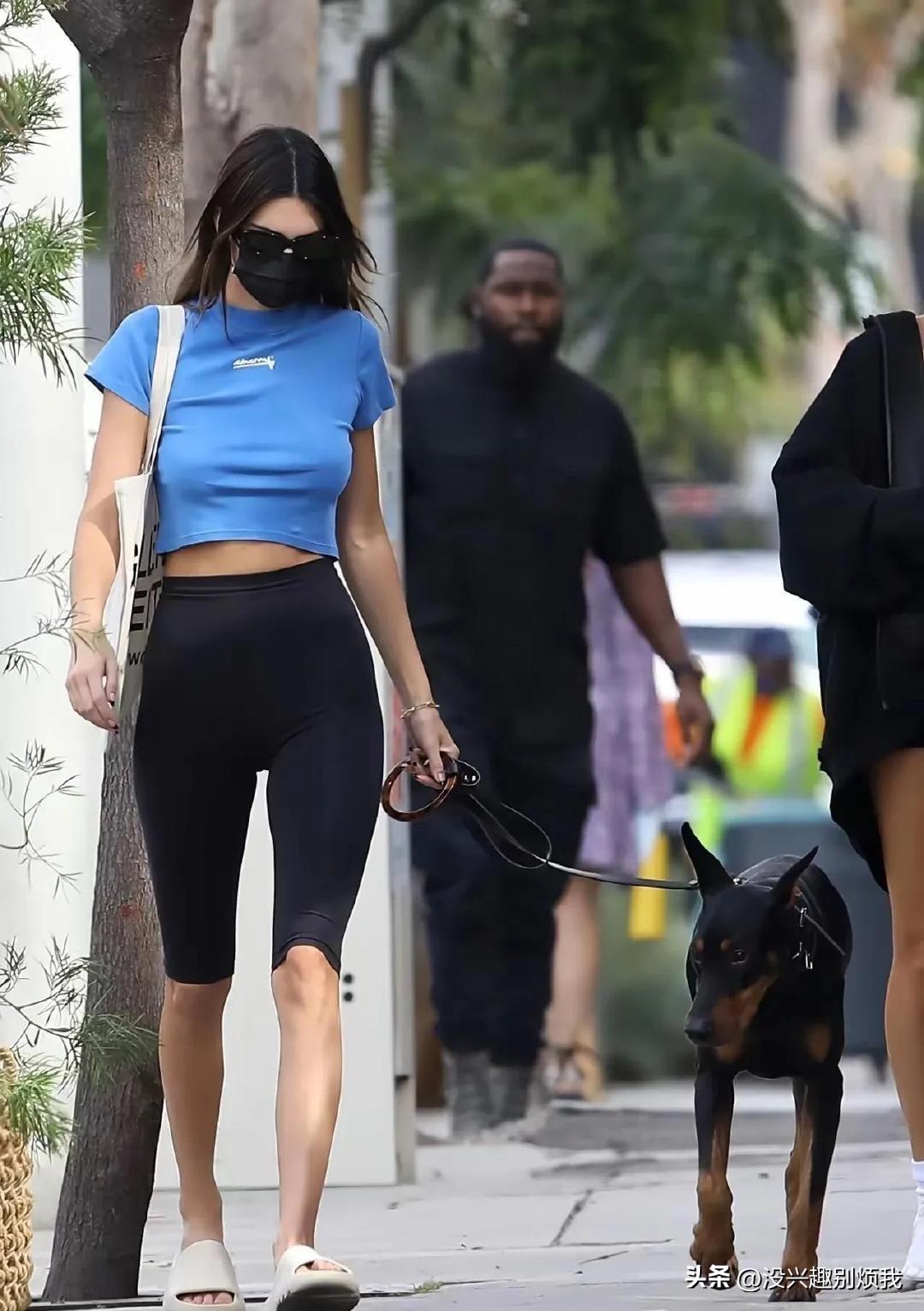 肯豆和海莉·比伯就这么出现在街角