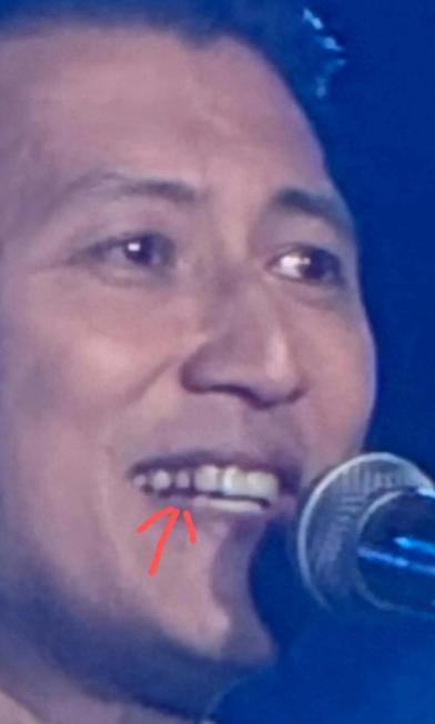 这还是我认识的谢霆锋吗？[心]

原本谢霆锋还在一本正经的深情的唱着歌，没承想画