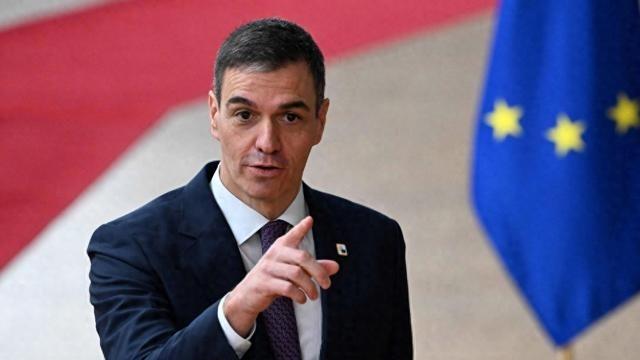 西班牙首相桑切斯在1月18日告诉《先锋报》：“如果我们关注格陵兰岛，我不得不说，