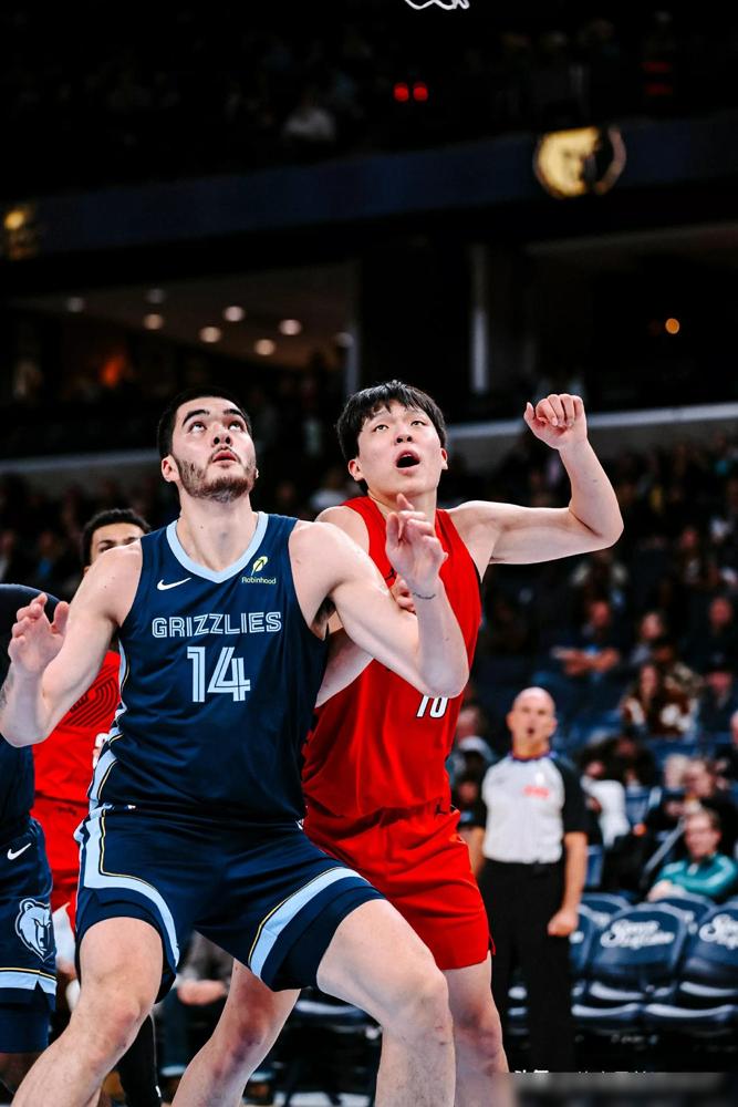 最新消息杨瀚森因身体不适不会参加今天混音队与盐湖城星的比赛，吕佩儿和库克被下放到