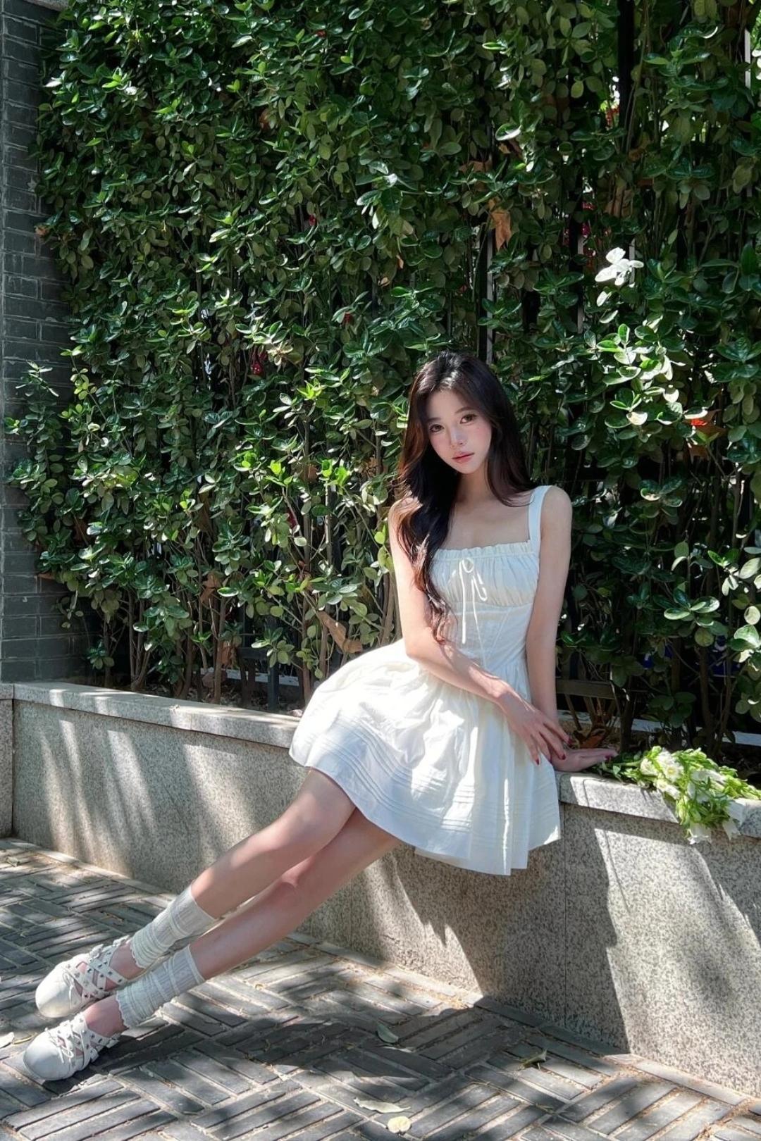 少女摄影|NO.0124期
是不是你的初恋女友！
奶白吊带裙初恋氛围感
蓬松裙摆