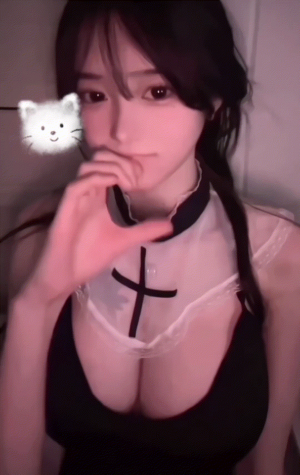 颜值很身材打几分 ​​​