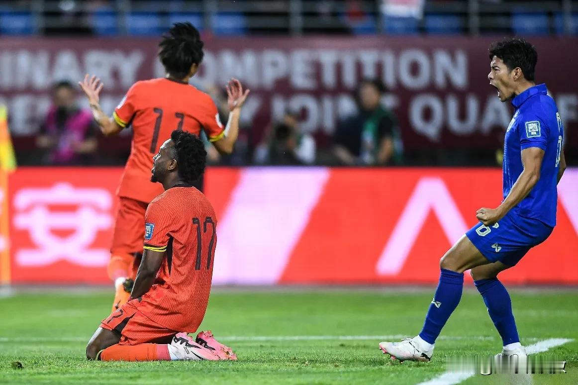 中国：韩国弟弟，五天后能放大哥一马不？
韩国：怎么可能？我宇宙第一国怎么能输给你