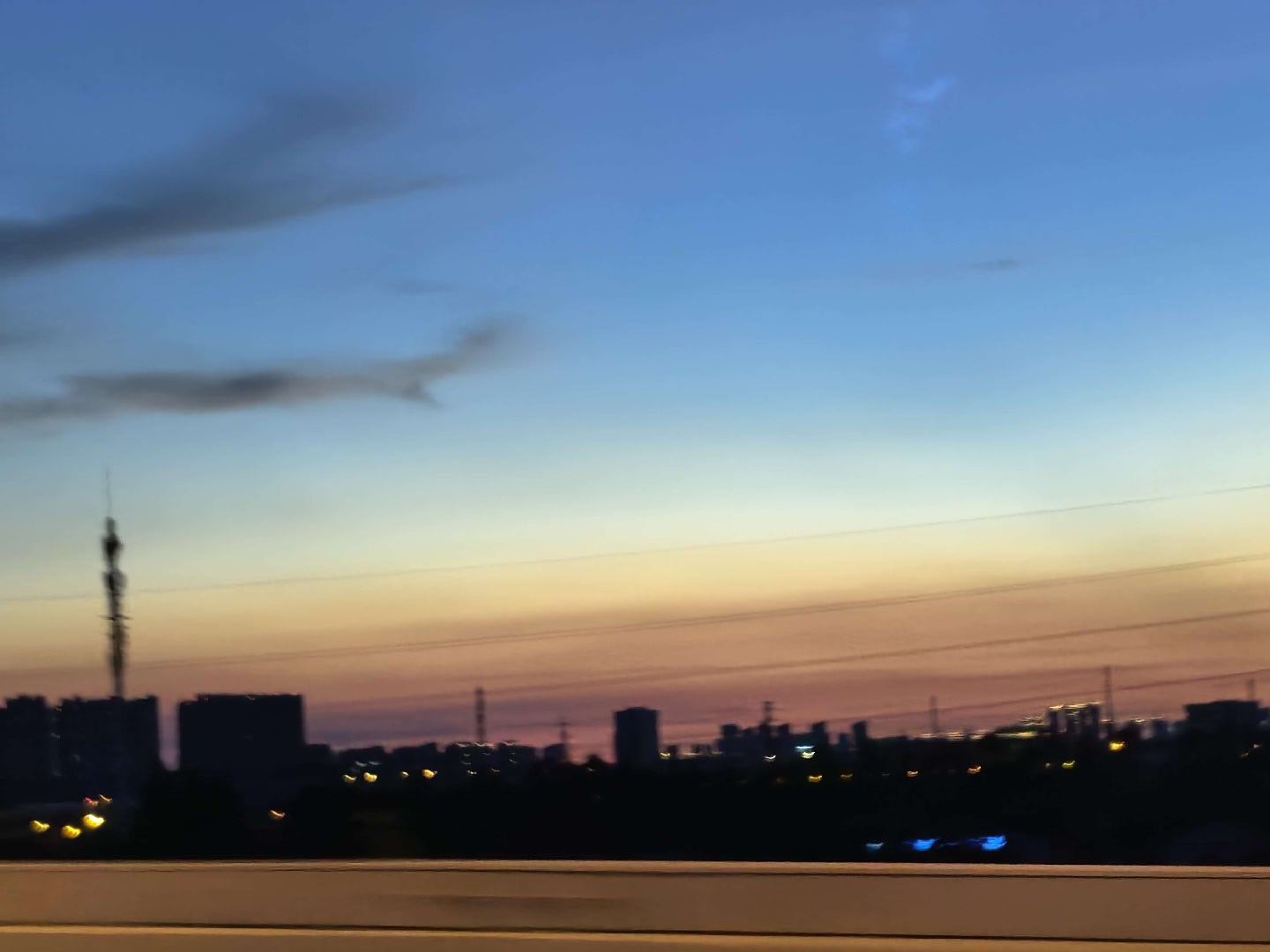 一一小朋友的八升九暑假记录 娃拍的~回家路上~ 