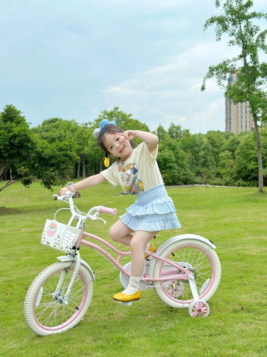 夏日骑行怎么能没有一辆漂亮的小自行车呢～