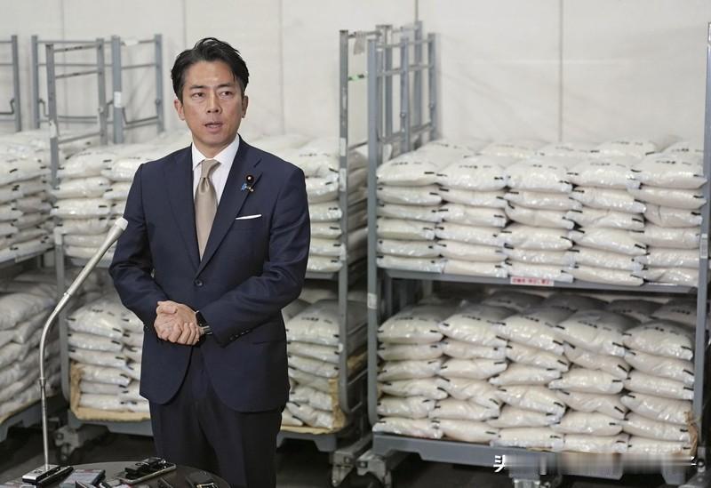 为什么日本米价会疯涨 日本米价疯涨简直离谱。2024年夏季极端高温致大米歉收，今