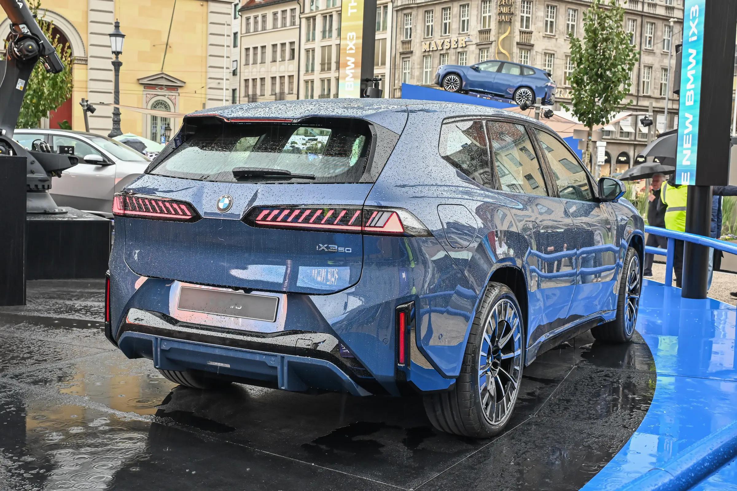 新车 极昼灰 新世代宝马电动车最好看的一个颜色 ​​​