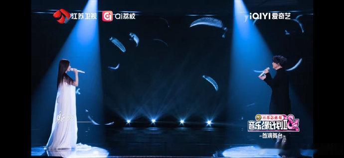 薛式笑场名场面！薛之谦忘词破功，陈卓璇跟着笑，周深黄子弘凡贴脸模仿太损～ 