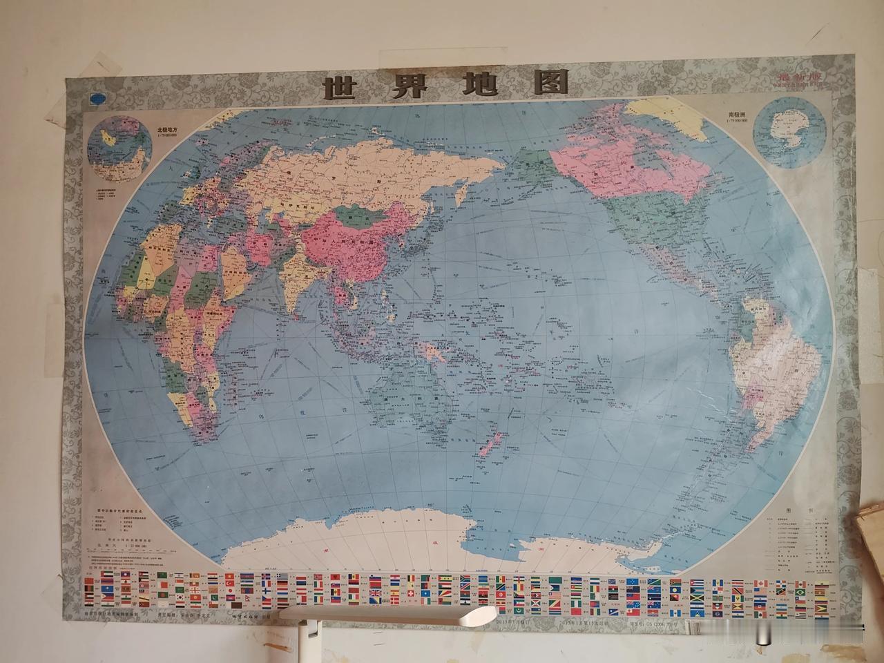 开学了。
你会在孩子的书桌上方挂上一张中国地图或者世界地图吗？

遥想当年，记忆
