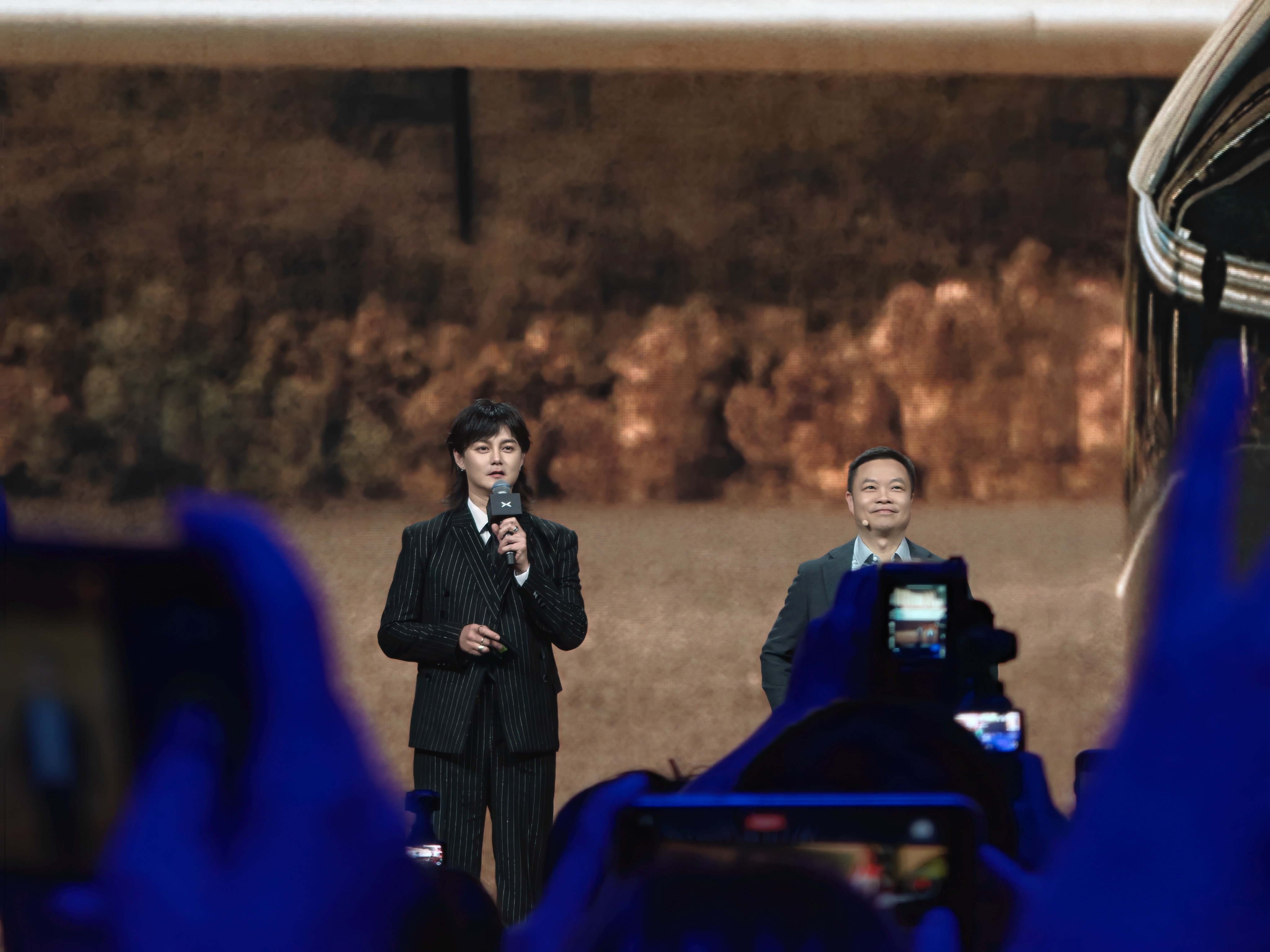 尹正现身小鹏G9L发布会来了来了，尹正来了！ ​​​