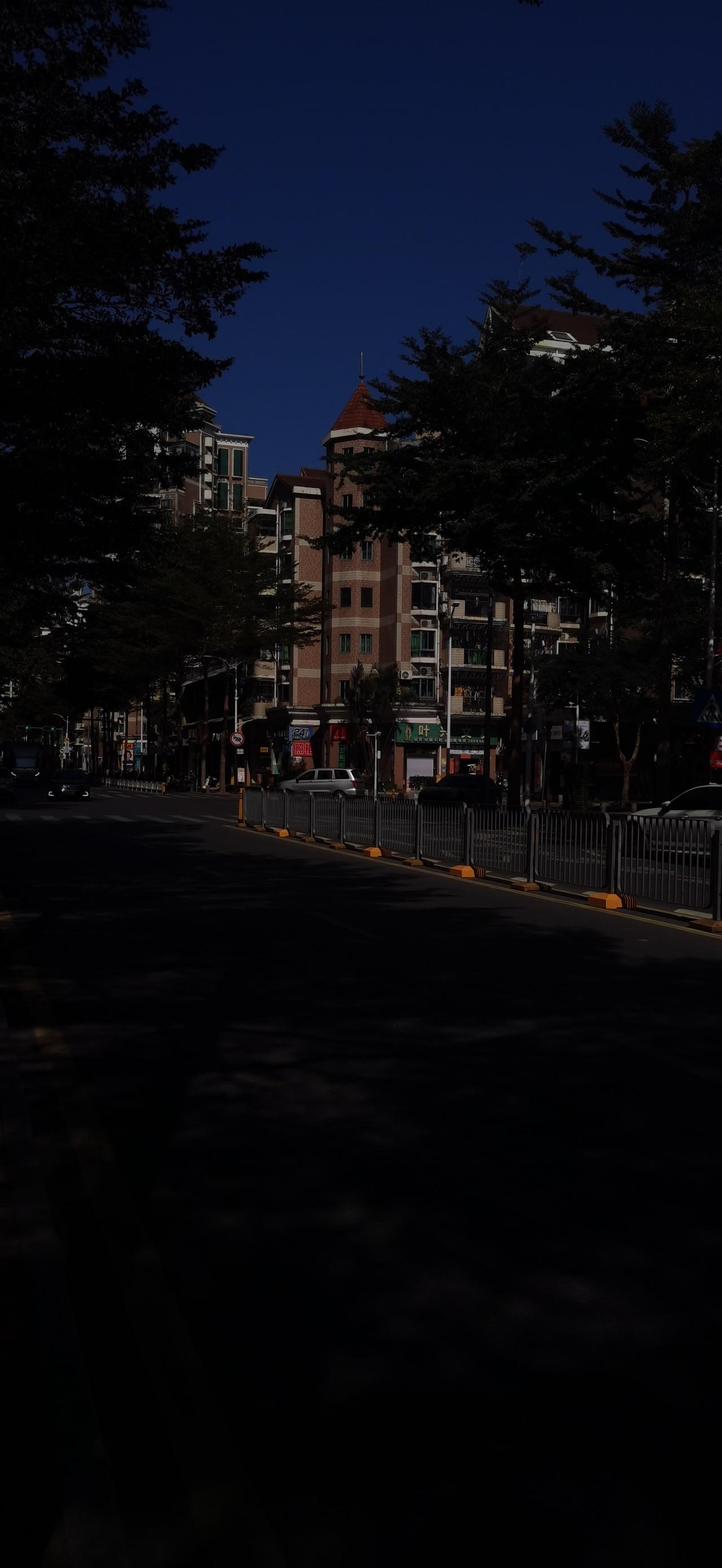 开免提接电话，想不承认自己老都不行了。你有没有发现，家里的老人接电话一般都是开免