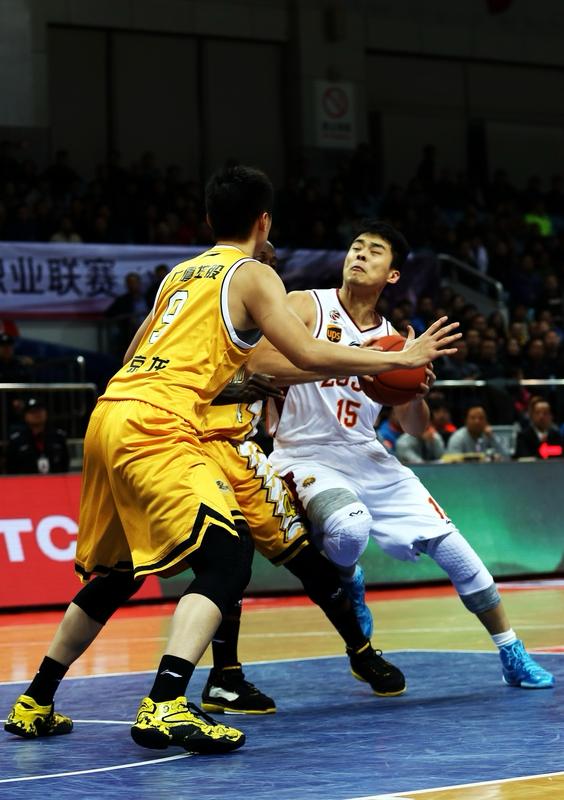 2026年1月31日CBA常规赛的浙江德比太有看头了！浙江广厦主场68 - 58