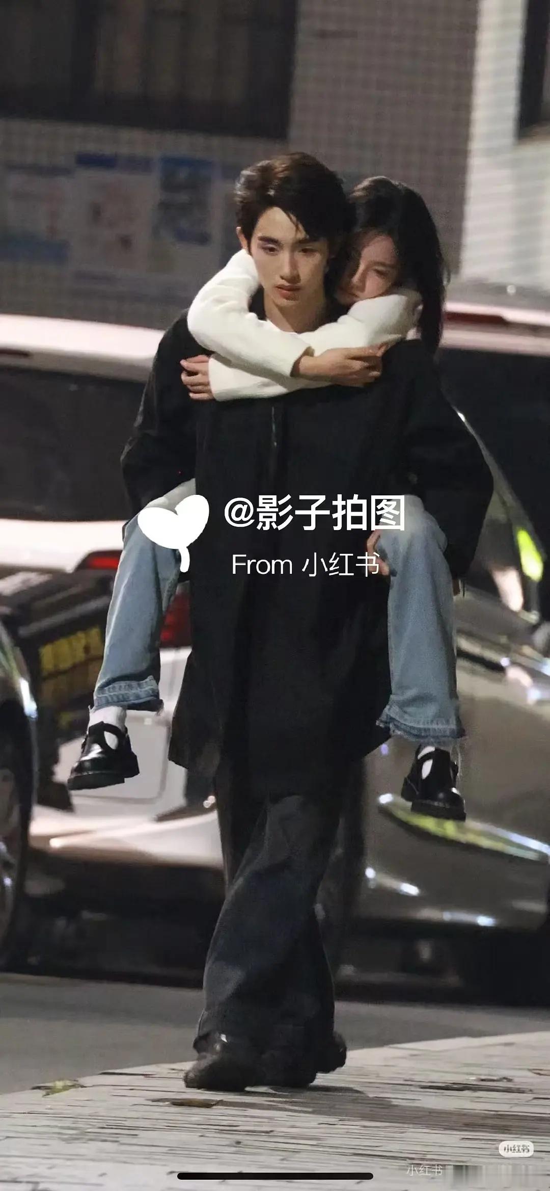 杨超越董思成新剧的身高差，这样的身高差我可太喜欢了，好中意啊 