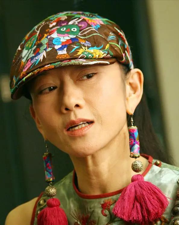 舞蹈家，杨丽萍，接受采访说，我是白族人，我们为什么跳舞，是因为要抒发感情，对于我