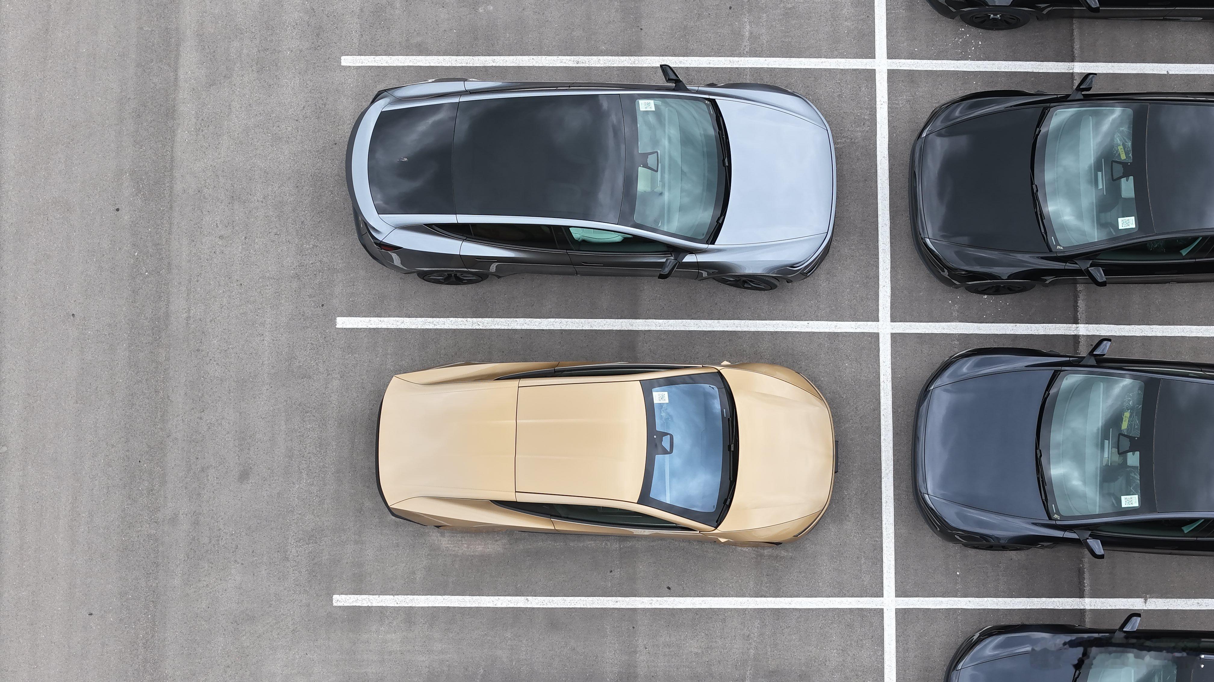 国内一些车企还在找赋能，找自媒体吹赋能后自己多么牛，智驾多么强大，结果国外的特斯