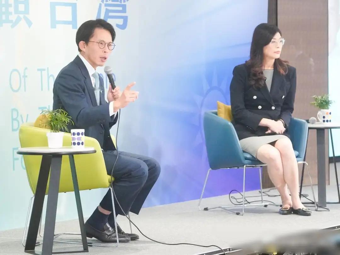 游淑慧认为，针对台北议员提名部分，蓝白要抢下民进党席次，应该是各自派出最强选将，