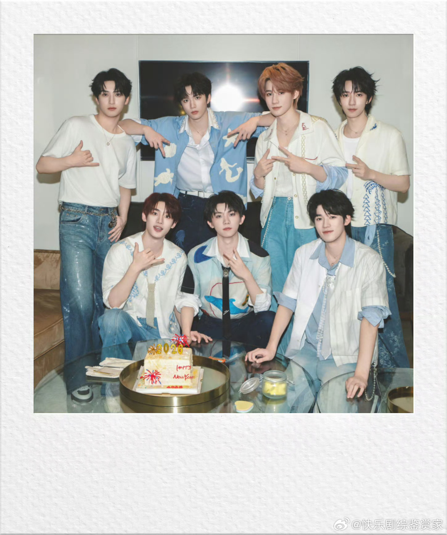 别的不说，时团这七个人的友谊我是真羡慕啊！从小一起长大，现在事业有成，好幸福啊！