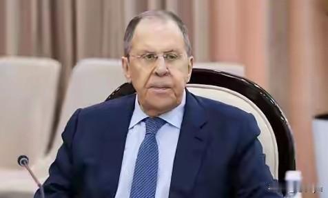 俄外长拉夫罗夫最新表态：俄中关系不结盟、不针对第三国。
13日，塔斯社报道，拉夫