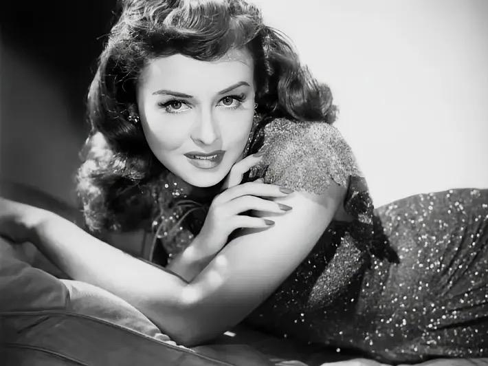 在所有的公开资料和李春平本人参加的访谈节目以及他本人的自传《忏悔无门》中。他都是