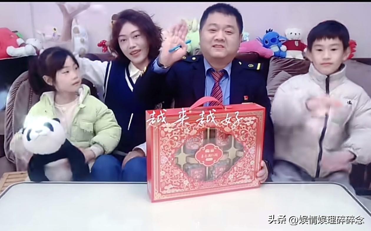 又让人羡慕了！
“与辉同行”到底藏了多少爱与惊喜，
一位火车司机因为17年没有回