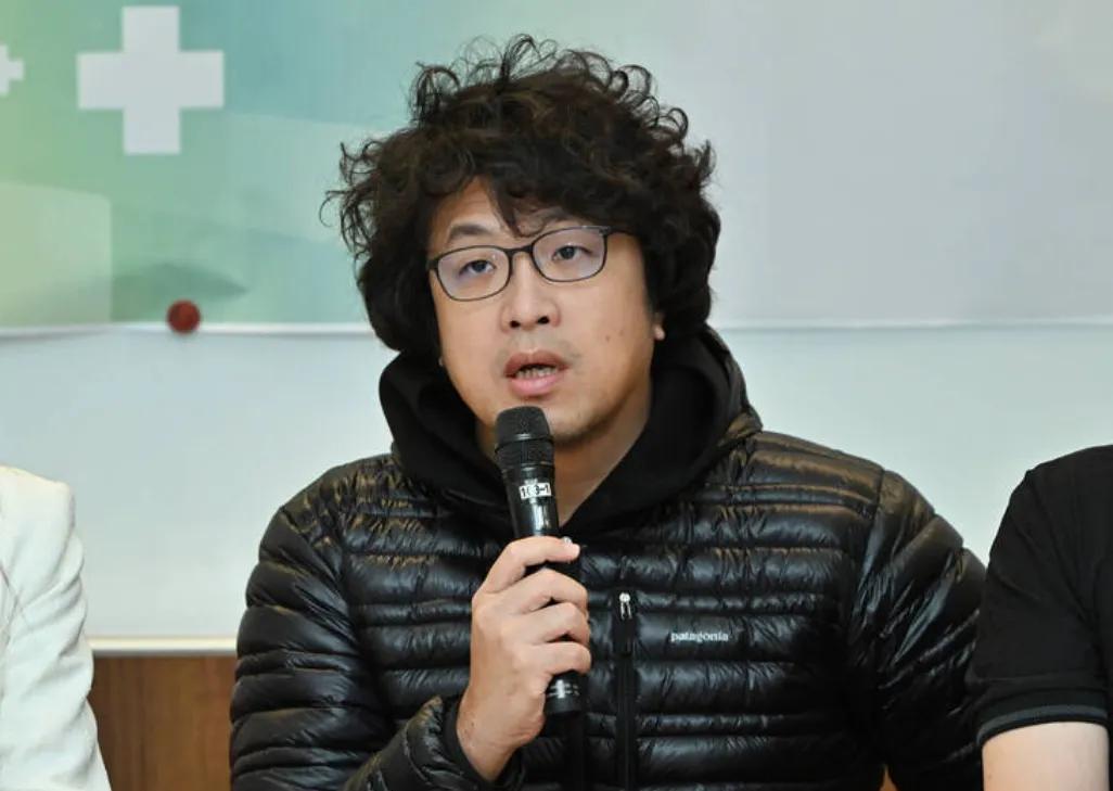 “台独”顽固分子沈伯洋今天（12月27日）针对台北市长蒋万安出席“双城论坛”叫嚣