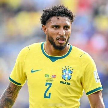 ESPN巴西记者Felipe Silva埃德森的交易目前已陷入停滞。目前，感觉是