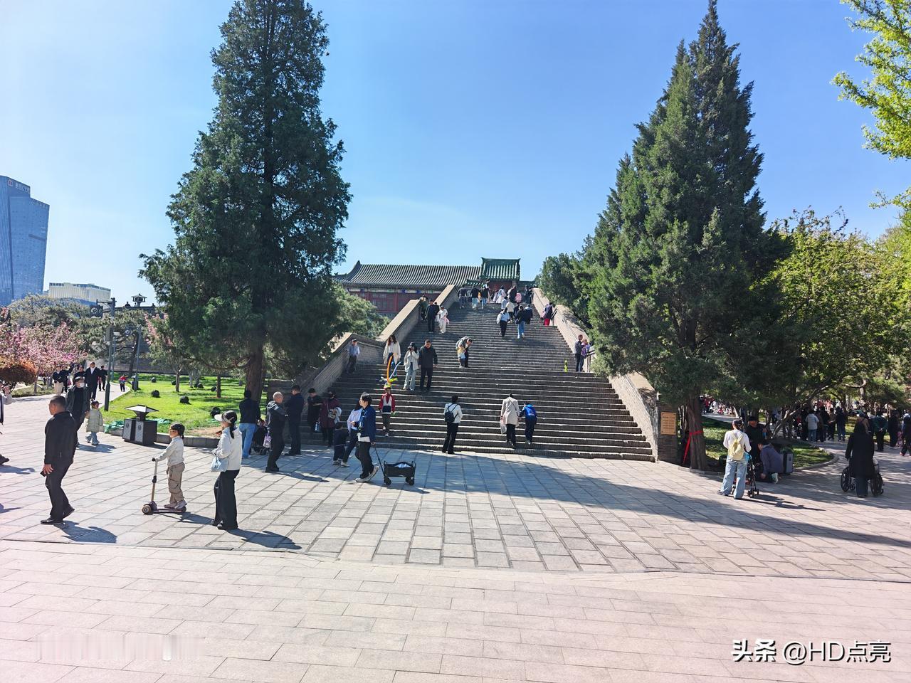 人生最大的遗憾，不是失败，而是：“我本可以，但却没有”。
做事的时候出点儿“过错