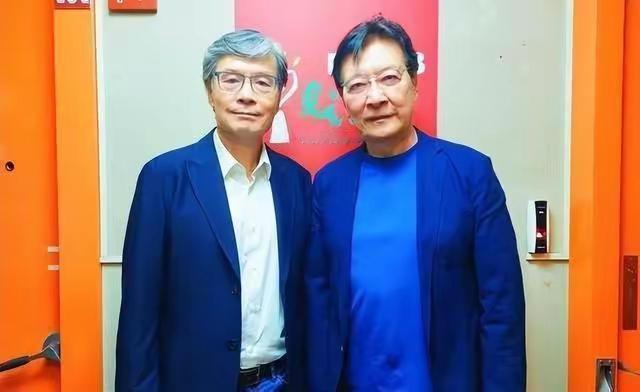 赵少康又出名了，这次又变成赵大刀了。

原因是赵少康邀请金溥聪上节目，开撕马英九