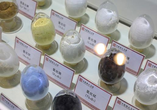 欧洲重振军备，还要非常小心中国“釜底抽薪”？
《日经亚洲》报道指出，在欧盟官方认