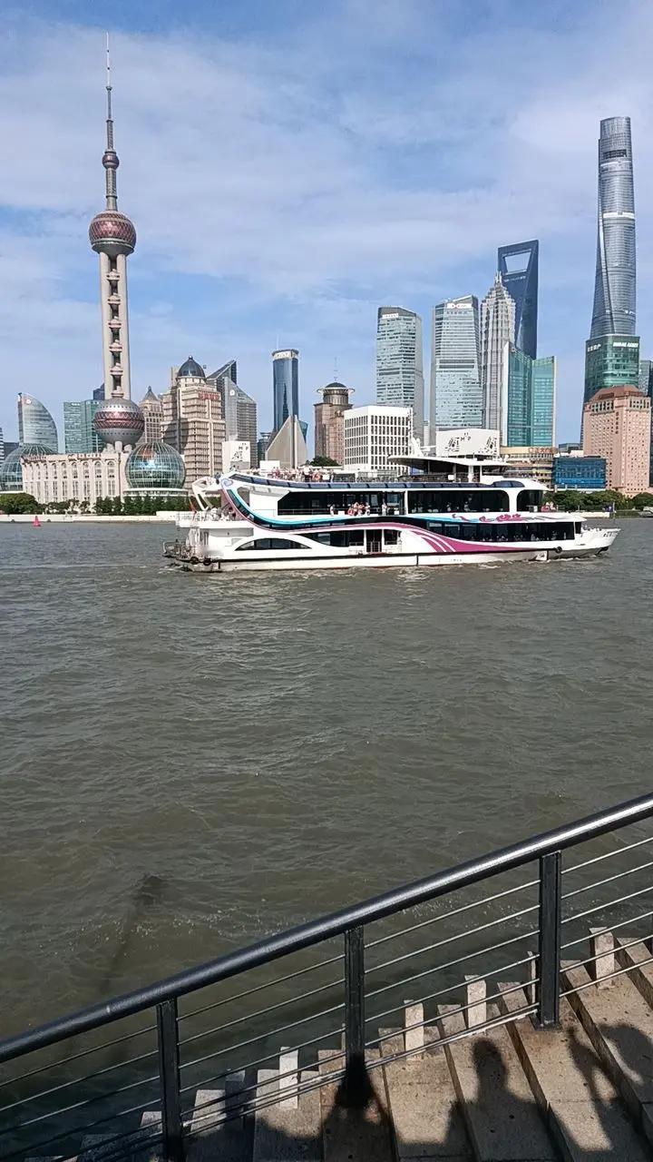 去上海吹吹黄浦江 游上海外滩