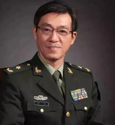 著名军旅作曲家、原总政歌舞团团长印青，印青身为著名的军旅作曲家，同时也是原总政歌