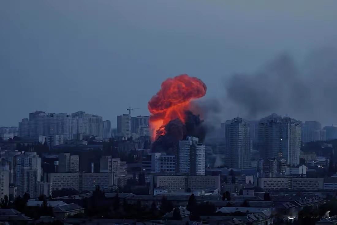 截止2026年1月11日，乌克兰首都基辅市已经连续3天停电了。

基辅这日子真没