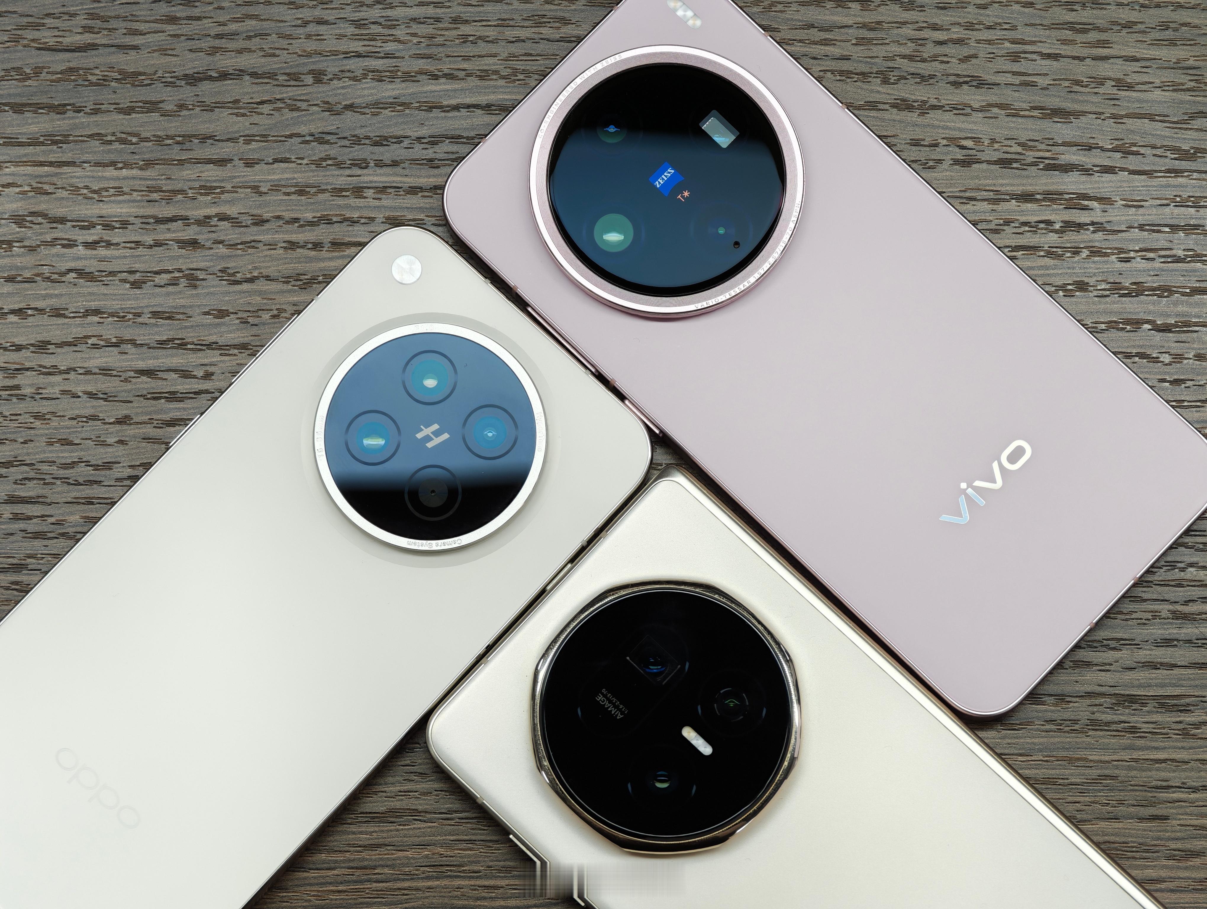 除了大圆还有小圆！Find X8s这个模组不光是比直板机小，甚至相比一些折叠屏也