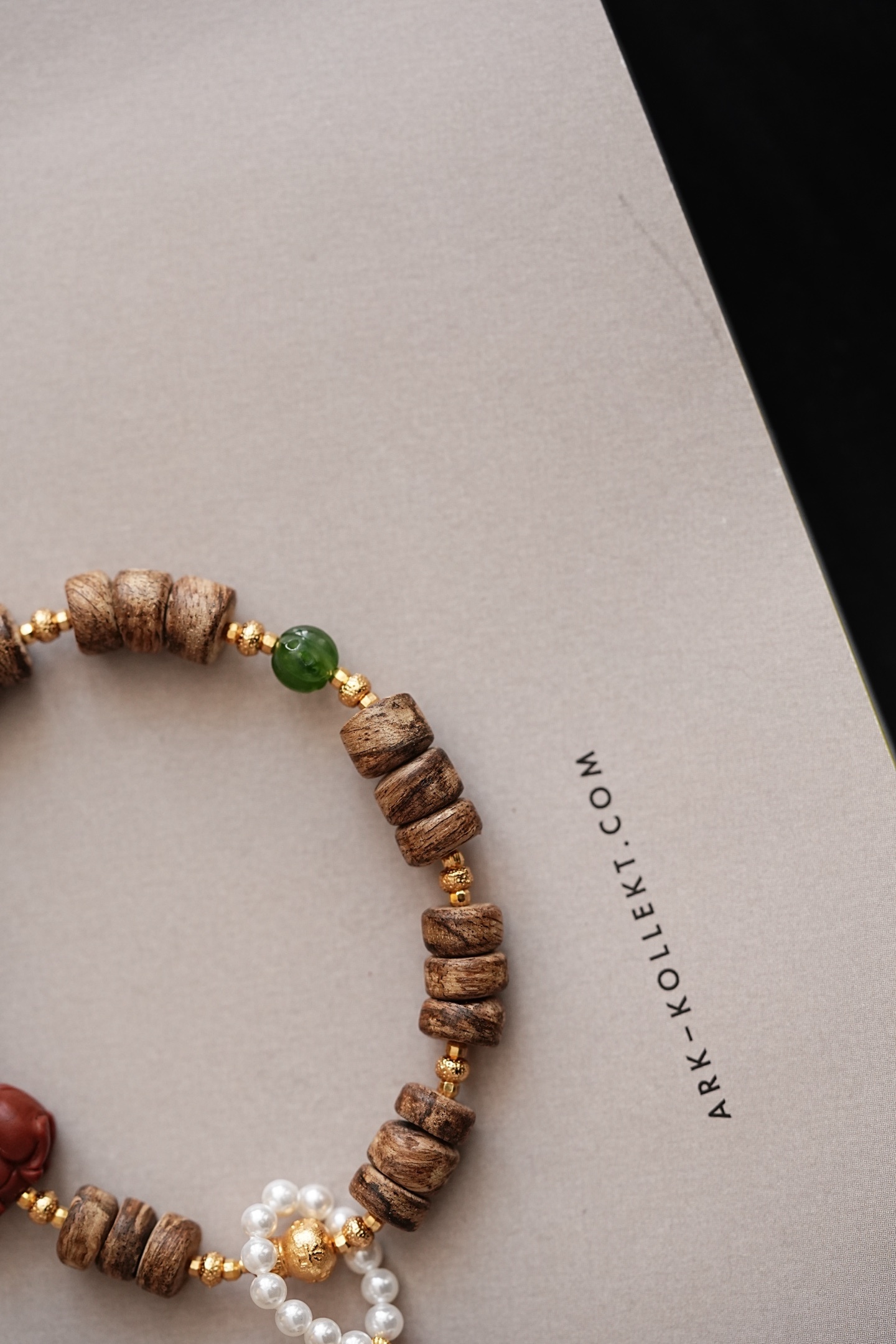 达拉干算盘珠老料 | 原创「马上有钱」花珠油脂斑驳，分布如山水泼墨，甜韵馥郁，素