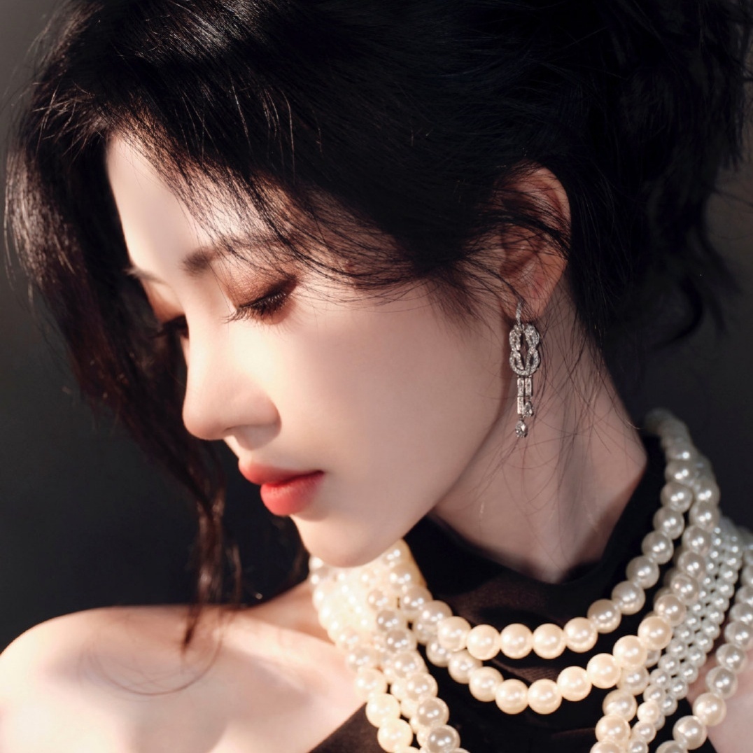 鞠婧祎双子星女頭原图 禁二传抱图留痕 