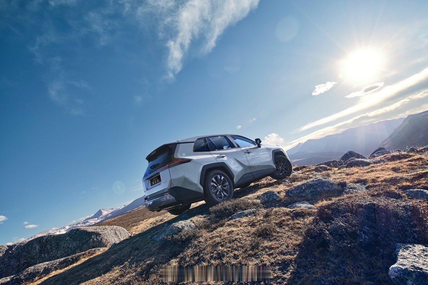 在竞争激烈的紧凑型SUV市场，传统燃油车的综合含金量正依托大厂的体系力进行重塑。