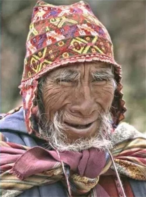 世界上最奇特的民族之一，部落里70%是盲人，就连刚出生的孩子，三个月后也会离奇失