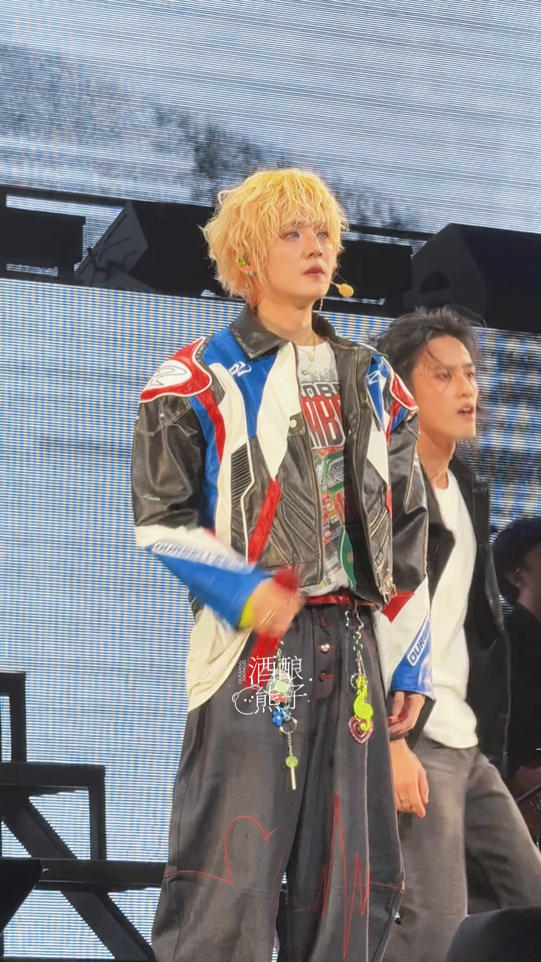 鹿晗你这和洋娃娃到底有什么区别。。。鹿晗香港演唱会 ​​​