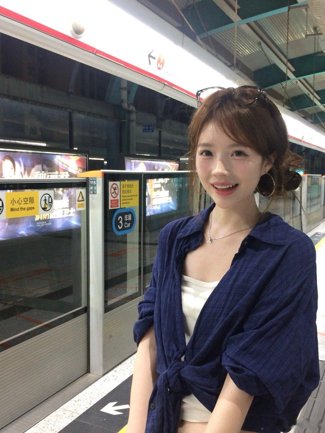 斜刘海一下 ​​​