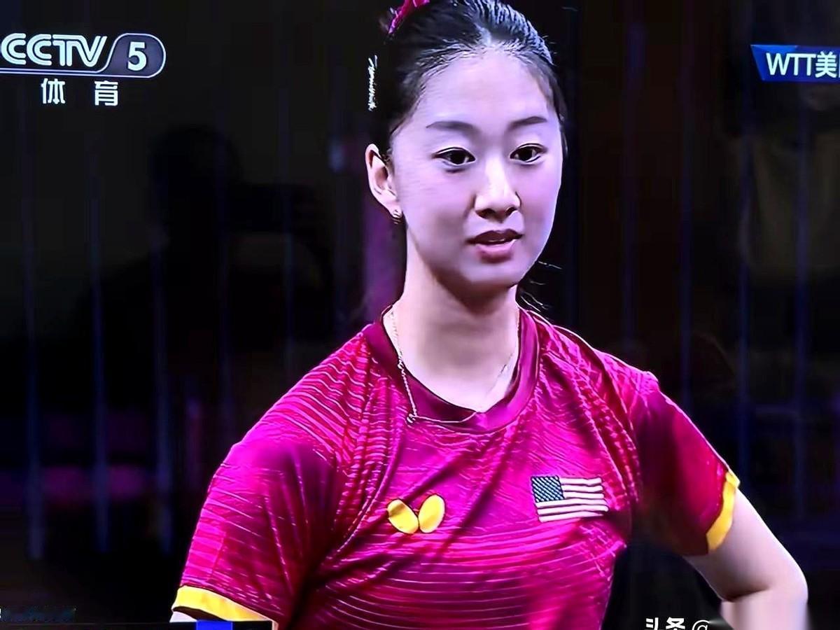 美国大满贯赛场，一个叫王艾米的女孩，穿着美国队队服，站到了中国姑娘的球台对面。